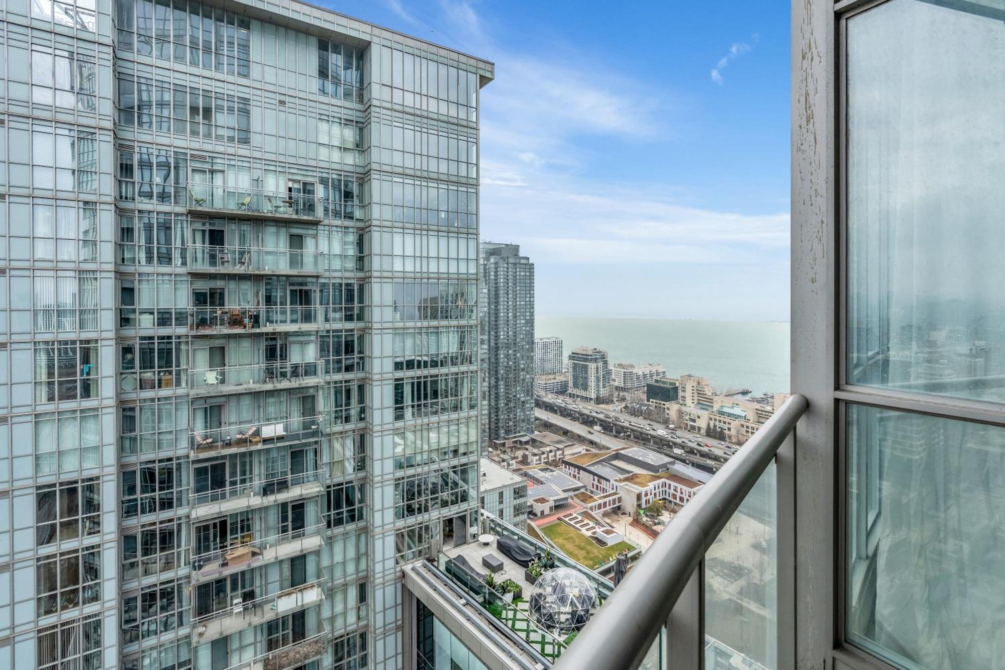 Spadina Modern Suites Toronto Ngoại thất bức ảnh